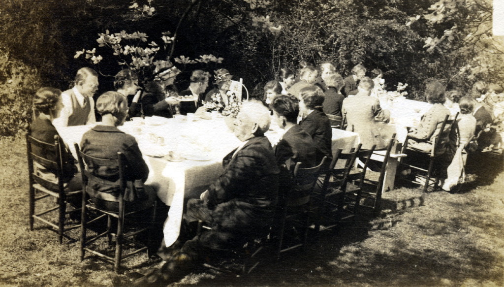 Bartlett, Glyn Morris, Hank Savage. Dr. Ruth Stapelton, E. Frank, Edith Brooks [?], Rev. Robert Stapelton on front, lft. , Dogwood Breakfast, 1934. X_099_workers_2501c_mod.jpg