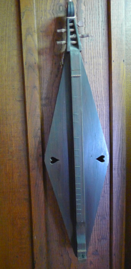 dulcimer-P1050419