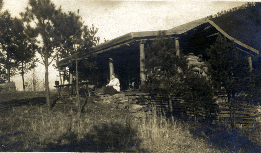 II_14-02_pole_house_0479